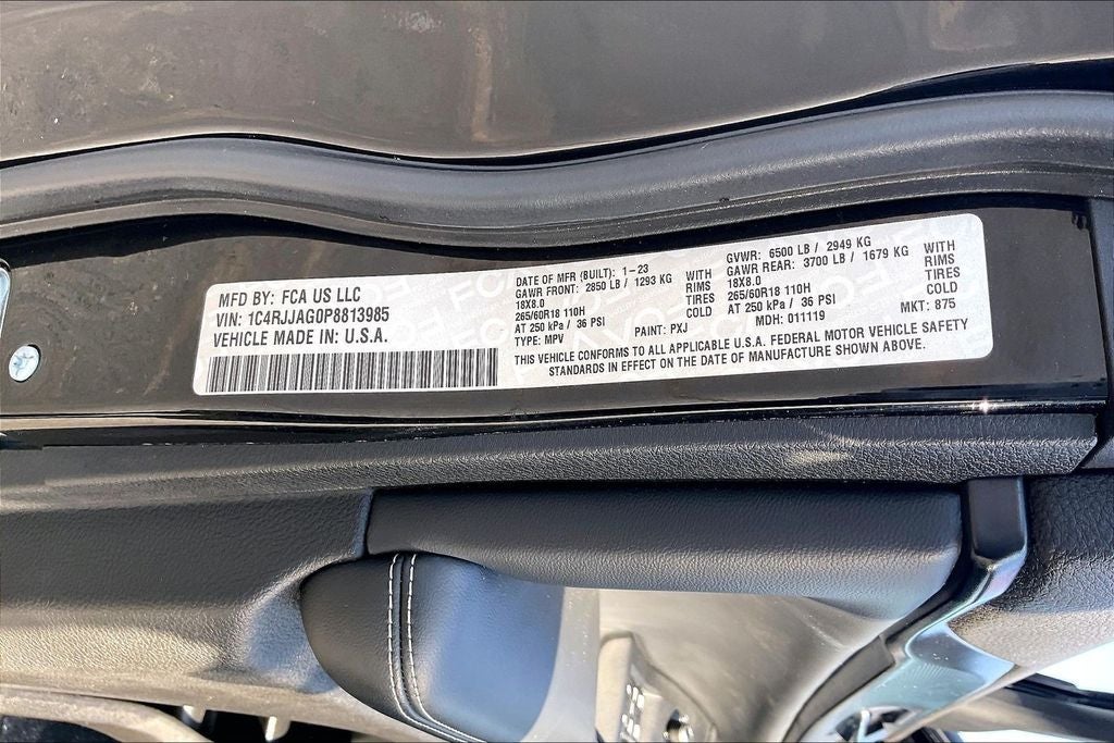 2023 Jeep Grand Cherokee L Laredo