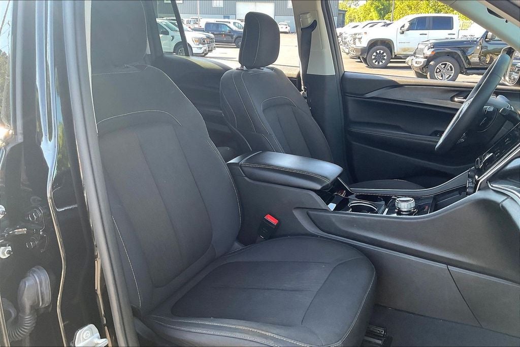 2023 Jeep Grand Cherokee L Laredo