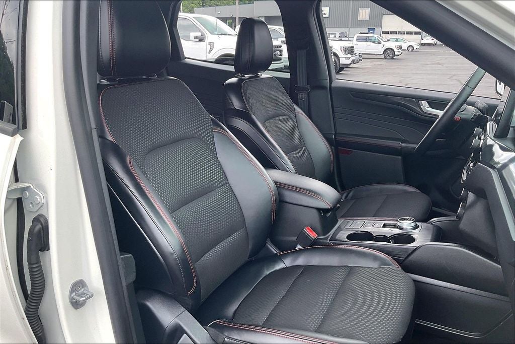 2025 Ford Escape Hybrid ST-Line