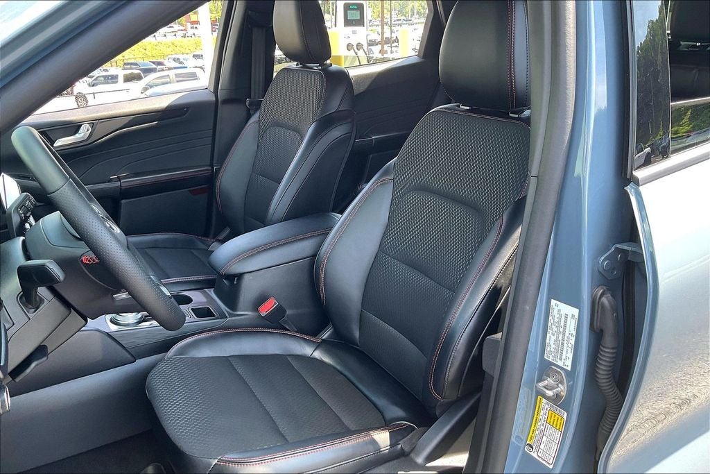2025 Ford Escape Hybrid ST-Line