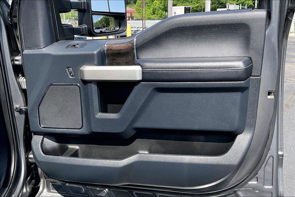 2022 Ford F-350SD Lariat DRW