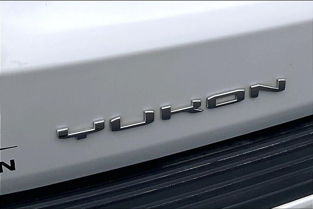 2023 GMC Yukon SLT
