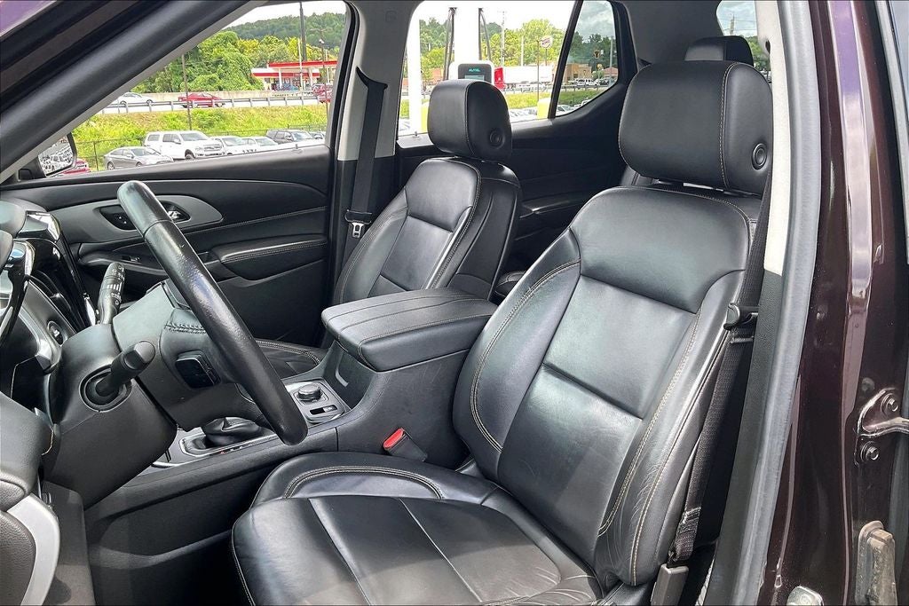 2021 Chevrolet Traverse LT Leather