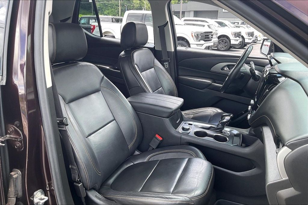 2021 Chevrolet Traverse LT Leather