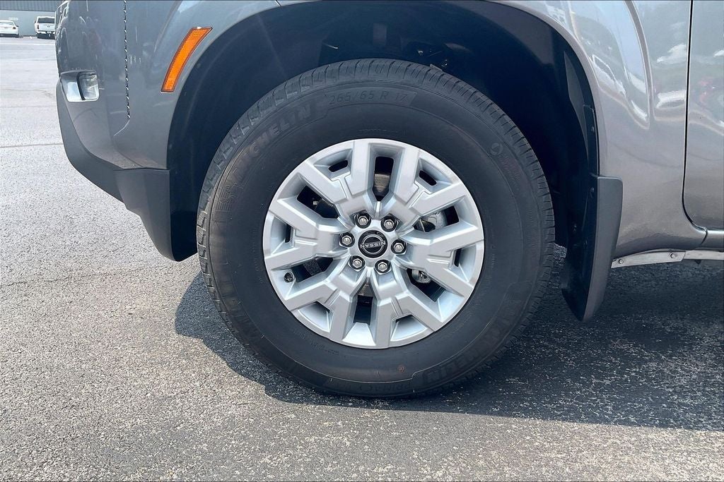 2024 Nissan Frontier SV