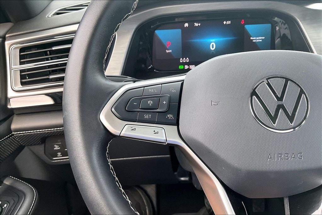 2025 Volkswagen Atlas Cross Sport 2.0T SE w/Technology