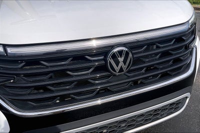 2025 Volkswagen Atlas Cross Sport 2.0T SE w/Technology