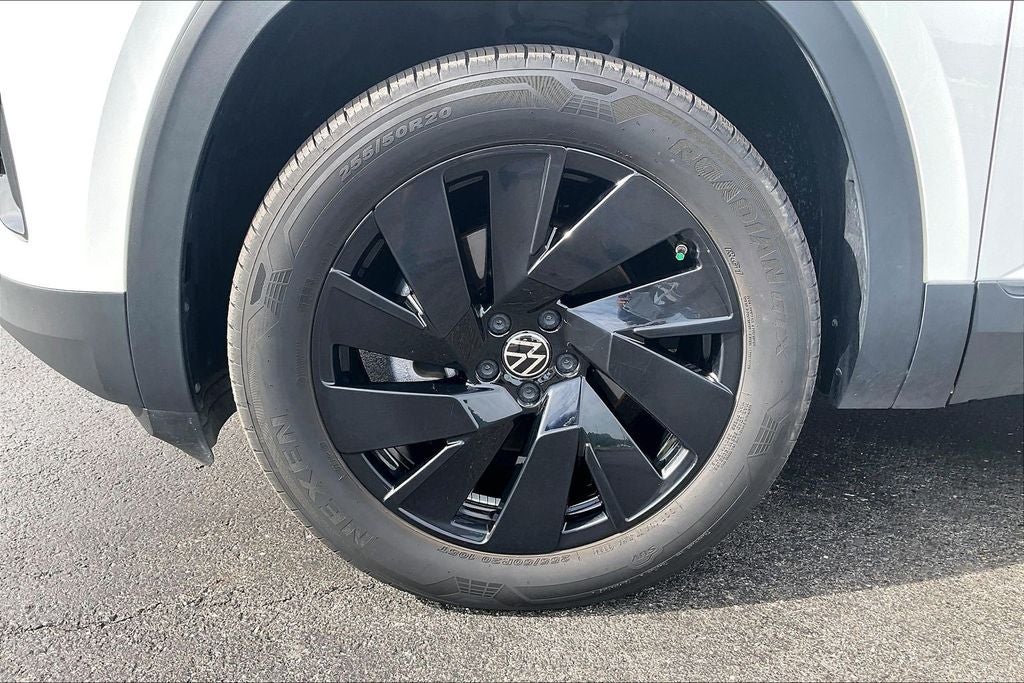 2025 Volkswagen Atlas Cross Sport 2.0T SE w/Technology