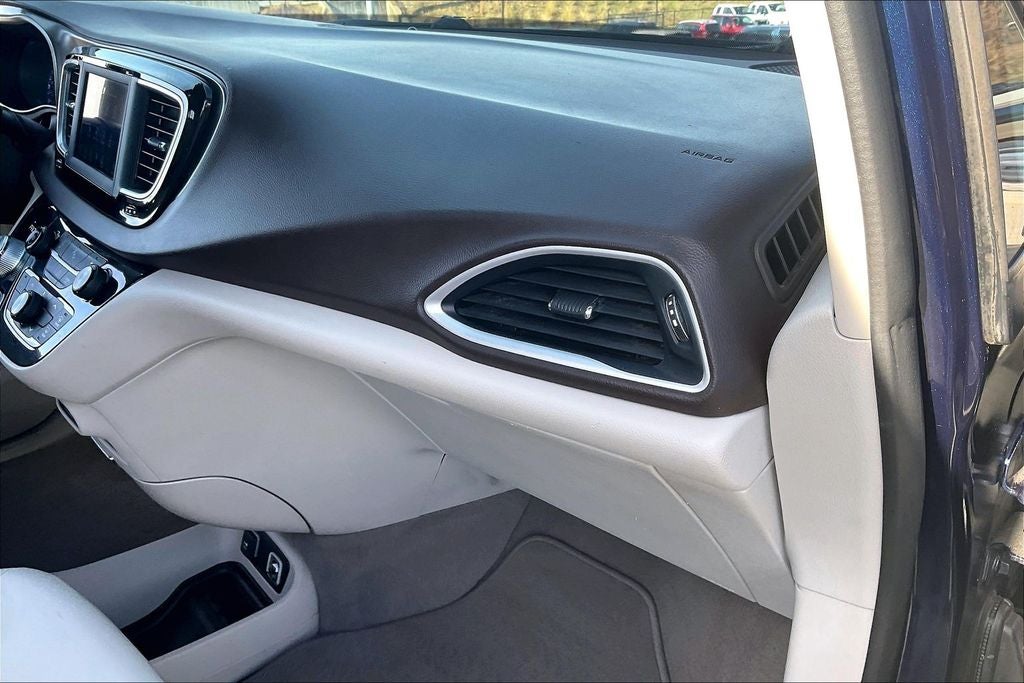 2020 Chrysler Voyager LXI