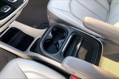 2020 Chrysler Voyager LXI