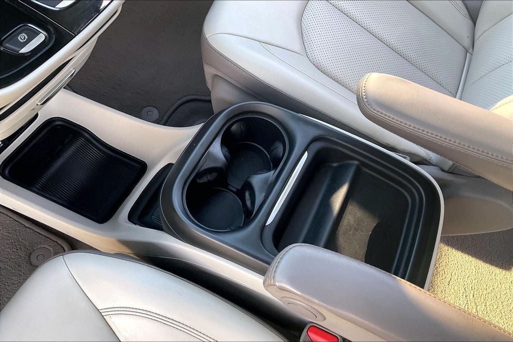 2020 Chrysler Voyager LXI