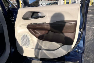 2020 Chrysler Voyager LXI