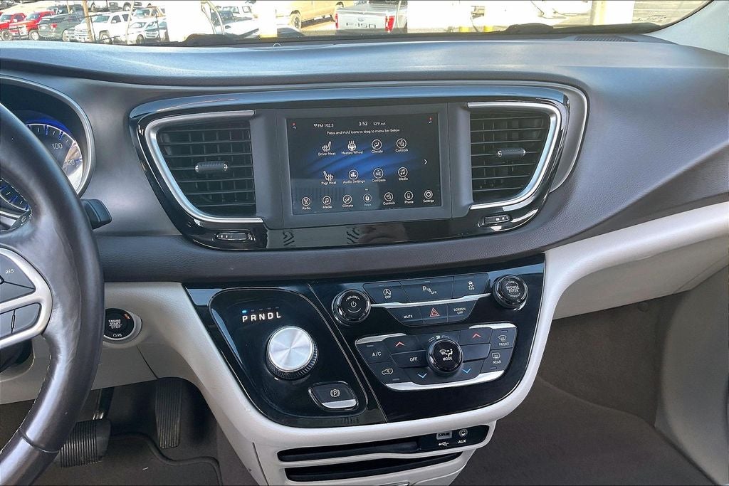 2020 Chrysler Voyager LXI