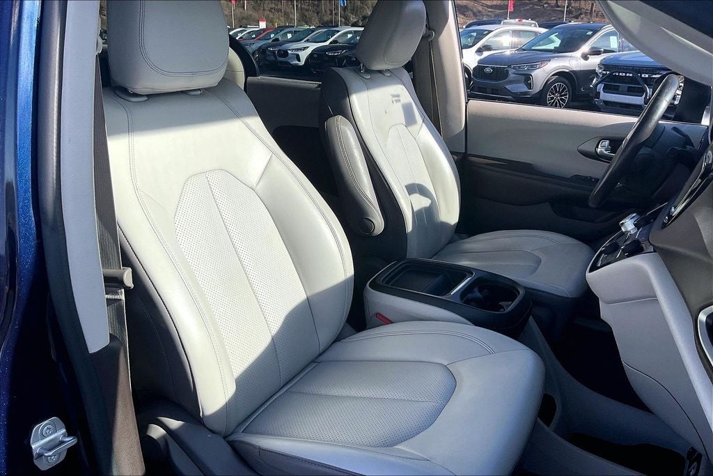 2020 Chrysler Voyager LXI