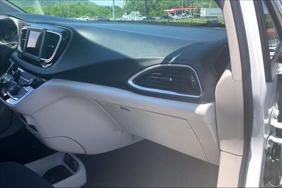 2020 Chrysler Pacifica Touring