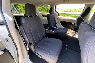 2020 Chrysler Pacifica Touring