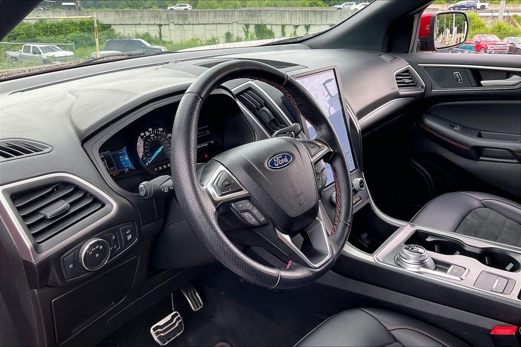 2022 Ford Edge ST Line