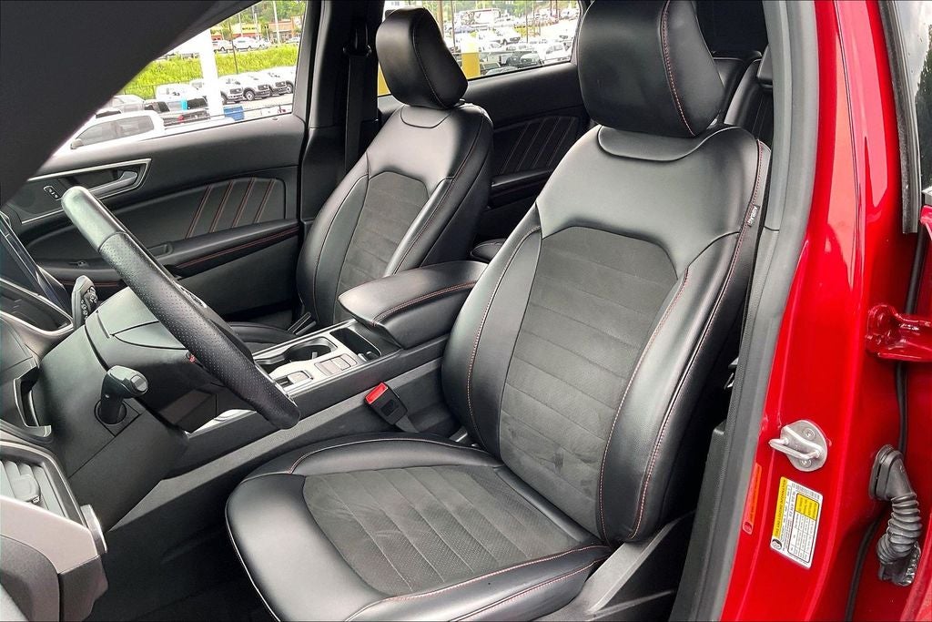 2022 Ford Edge ST Line