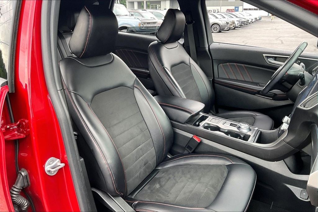 2022 Ford Edge ST Line