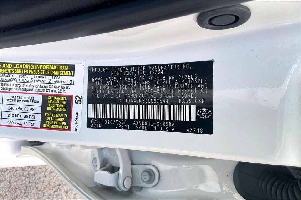 2025 Toyota Camry SE