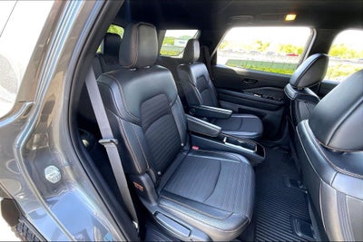 2024 Nissan Pathfinder SV