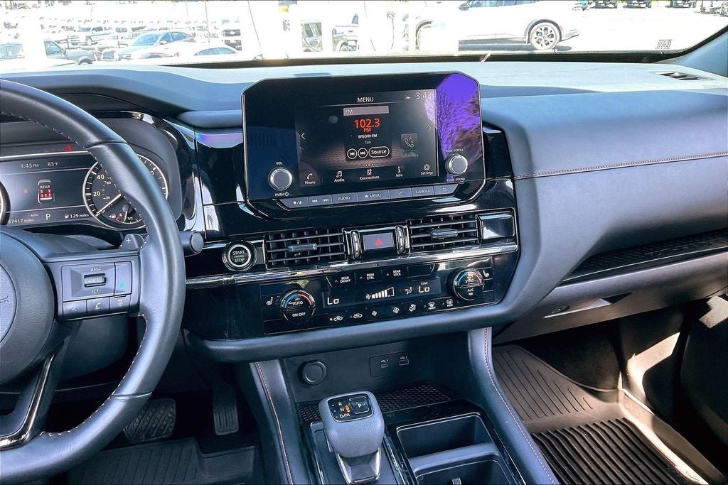 2024 Nissan Pathfinder SV