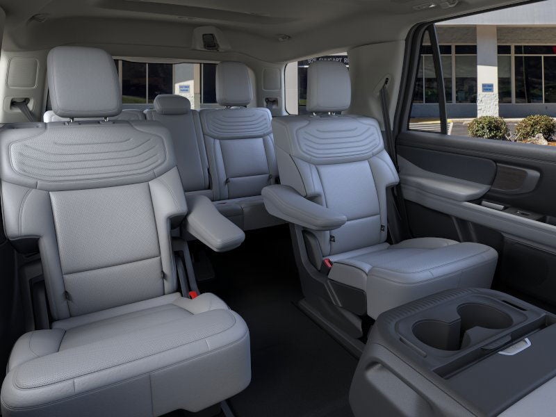 2025 Ford Expedition Platinum®